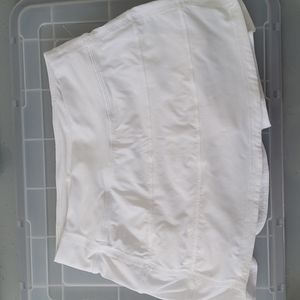 Lululemon Skirt Size 2 Like New, never worn